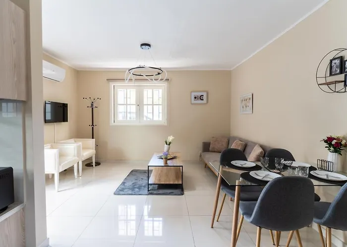 Aiolos Cozy Alimos Center Apartment Near The Sea